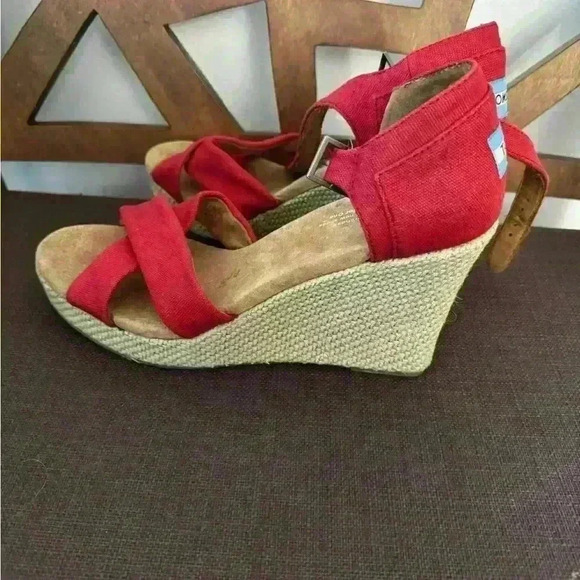 Red Toms wedges, sz 9W New with out tag - Picture 4 of 9